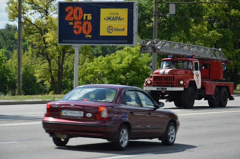 Пожарная техника, спасатели и эвакуация сотрудников: что происходило на Запорожском шоссе 3