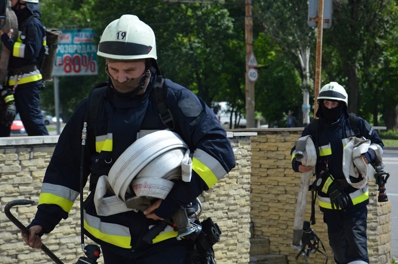 Пожарная техника, спасатели и эвакуация сотрудников: что происходило на Запорожском шоссе 5