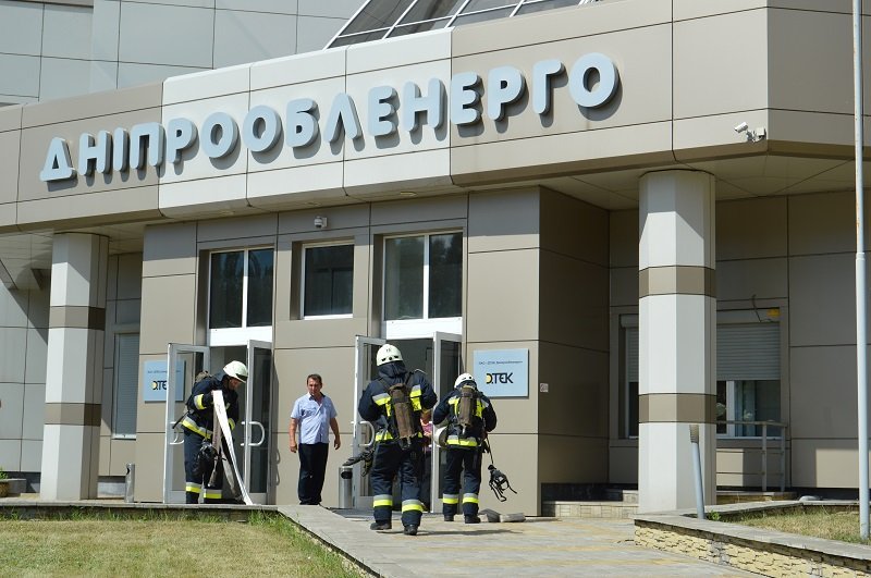 Пожарная техника, спасатели и эвакуация сотрудников: что происходило на Запорожском шоссе 6