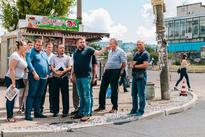 Борис Филатов проверил, как проходит ремонт дороги на Западном 3