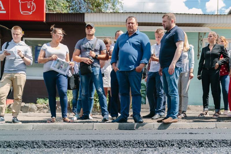 Борис Филатов проверил, как проходит ремонт дороги на Западном 4