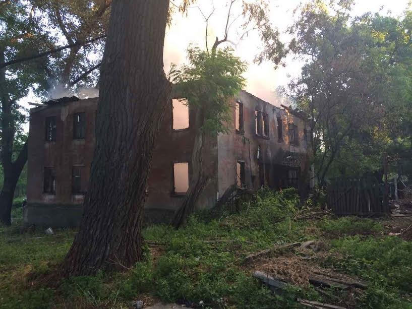 Ноев Ковчег в Днепре: из пожара спасли коз и уток, но погиб человек 1