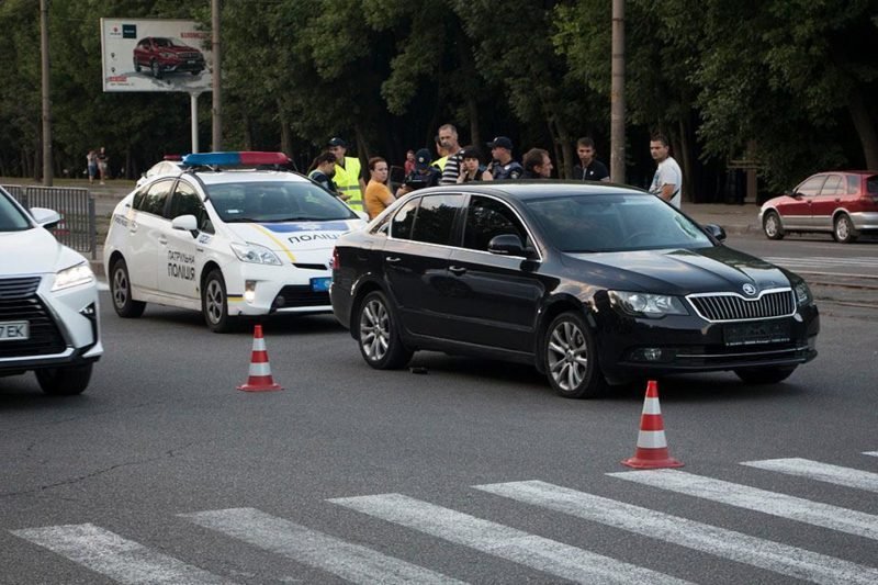 ДТП проспекте Богдана Хмельницкого: Skoda сбила 16-летнюю девочку 1