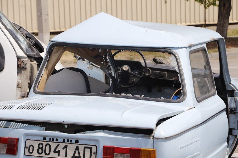 На Набережной микроавтобус Fiat въехал в "Запорожец": есть пострадавшие 10