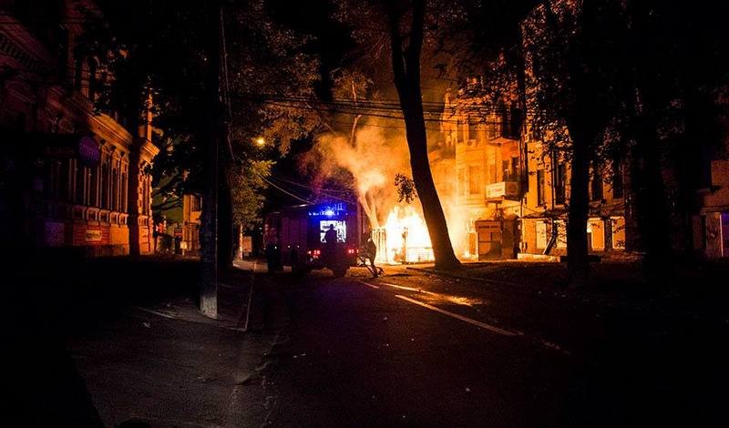 Пламя и дым столбом: в Днепре горело еще одно кафе 2