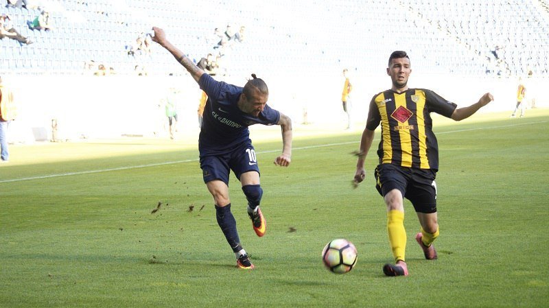 На "Днепр-Арене" впервые сыграли СК "Днепр-1" и ФК "Буковина" 6