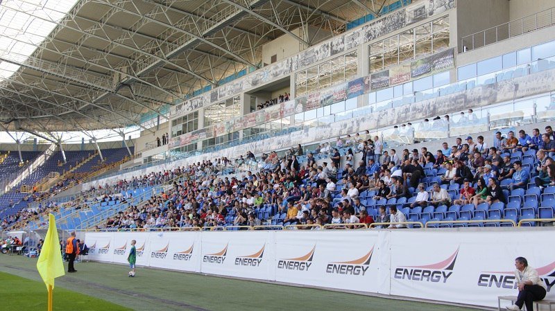 На "Днепр-Арене" впервые сыграли СК "Днепр-1" и ФК "Буковина" 8