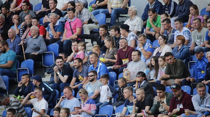 На "Днепр-Арене" впервые сыграли СК "Днепр-1" и ФК "Буковина" 12