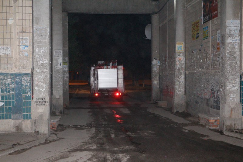 Спасатели, "скорая" и перепуганные соседи: что ночью происходило на Донецком шоссе 5