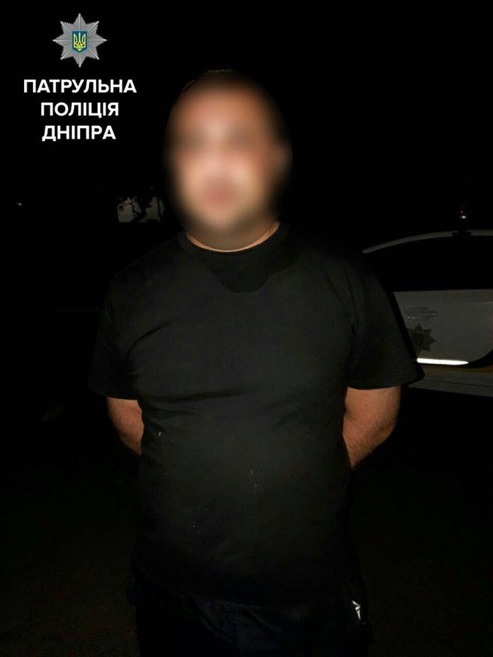 Ради "Димедрола": на Калиновой пьяная компания напала на "скорую помощь" 2