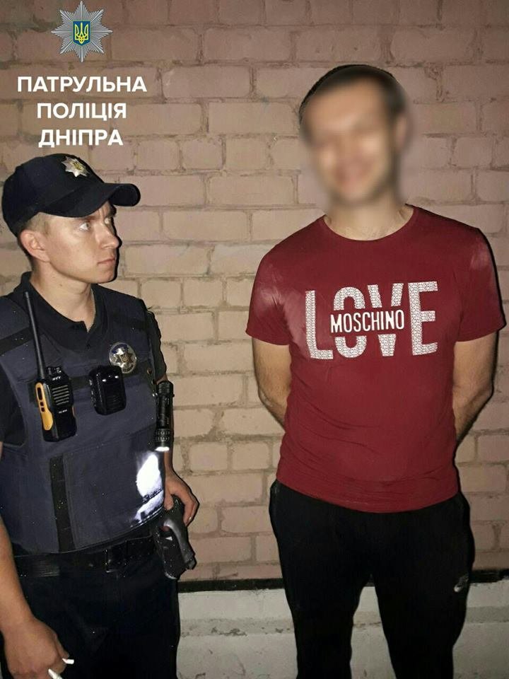 Ради "Димедрола": на Калиновой пьяная компания напала на "скорую помощь" 3