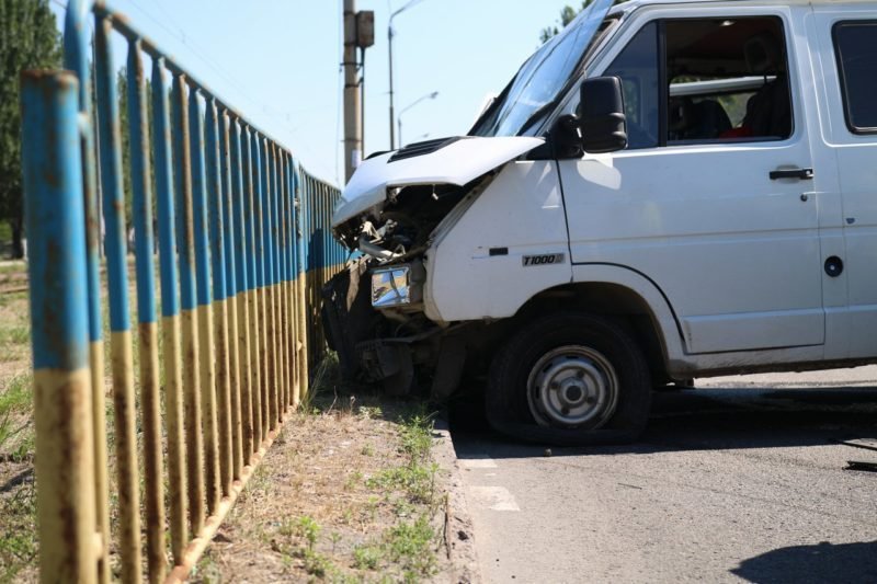 В ДТП на Петрозаводской столкнулись Renault и Dacia: пострадал ребенок 2