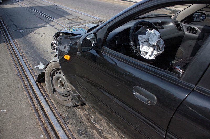 ДТП на Старом мосту: дорогу не поделили два Lanos 7