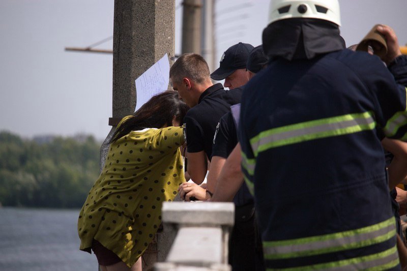 На Новом мосту девушка два раза за сутки хотела покончить с собой 6