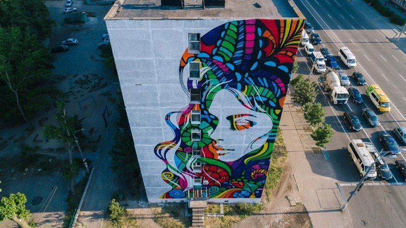 На Слобожанском дорисовали мурал: как он выглядит с высоты птичьего полета 5