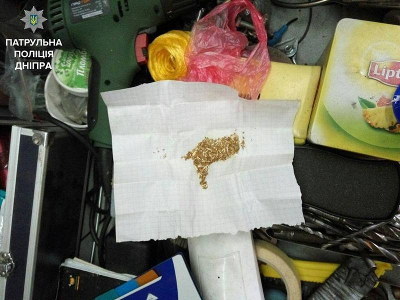 10 велосипедов и меч самурая: жители Днепра складировали в гараже ворованные вещи 3