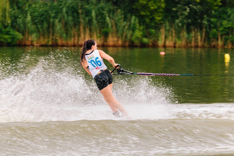 Брызги и эмоции: в Днепре стартовал Чемпионат мира по воднолыжному спорту 8