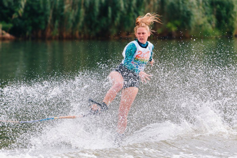 Брызги и эмоции: в Днепре стартовал Чемпионат мира по воднолыжному спорту 13