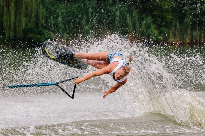 Брызги и эмоции: в Днепре стартовал Чемпионат мира по воднолыжному спорту 16