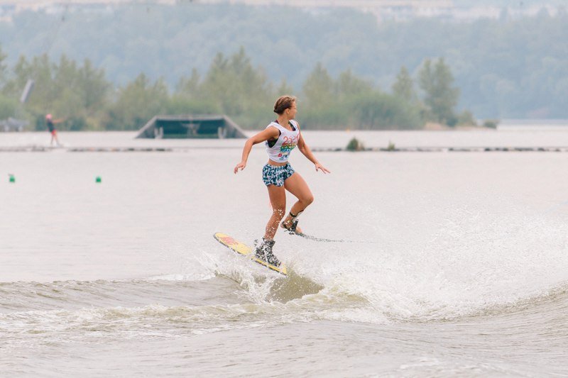 Брызги и эмоции: в Днепре стартовал Чемпионат мира по воднолыжному спорту 17