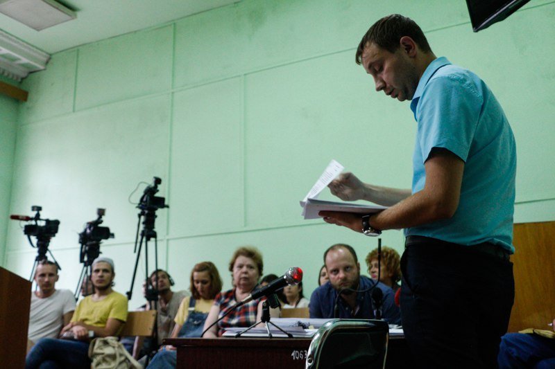 Суд над виновником смертельной аварии в Днепре: друзья погибшего требовали от водителя извинений 5