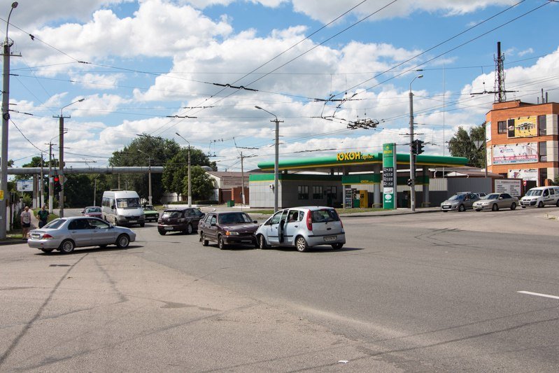 ДТП на Калиновой: дорогу не поделили Mitsubishi и ВАЗ 1