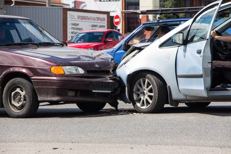 ДТП на Калиновой: дорогу не поделили Mitsubishi и ВАЗ 3