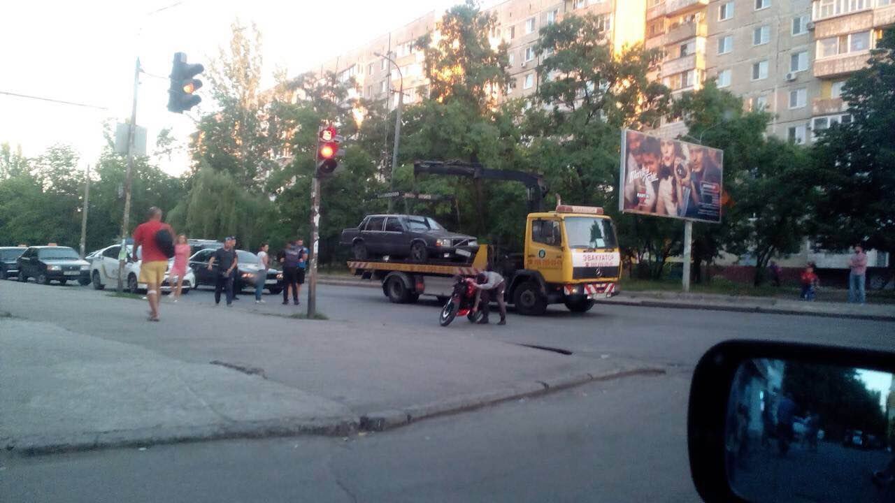 ДТП на ж/м Победа-6: Volvo сбил мотоциклиста и скрылся 2