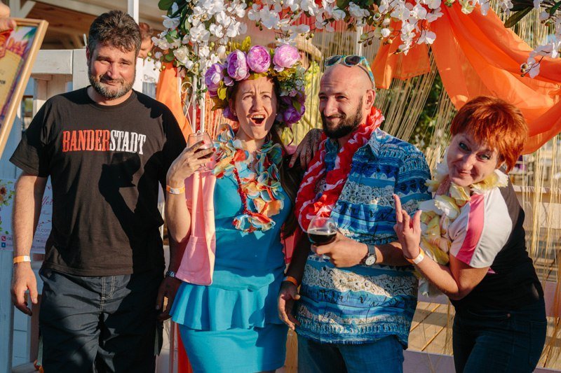 Гавайская свадьба, пенная вечеринка и "бои яйцами": под Днепром прошел мотофестиваль "Горка" 8