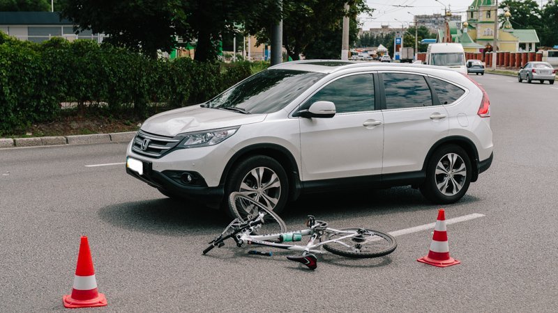 ДТП на Марии Лисиченко: велосипедист врезался в Honda 1