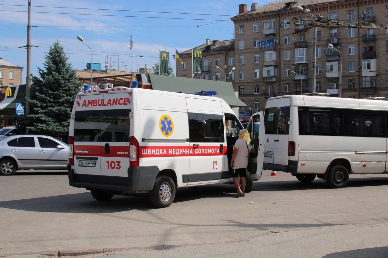 В Днепре столкнулись три маршрутки: есть пострадавший 4