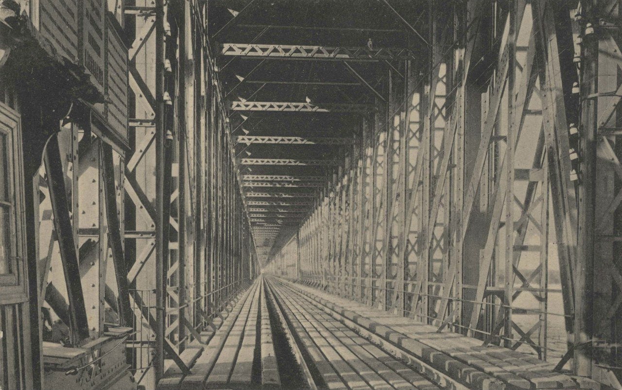 Было - стало: Амурский мост в ХХ веке и сейчас 7