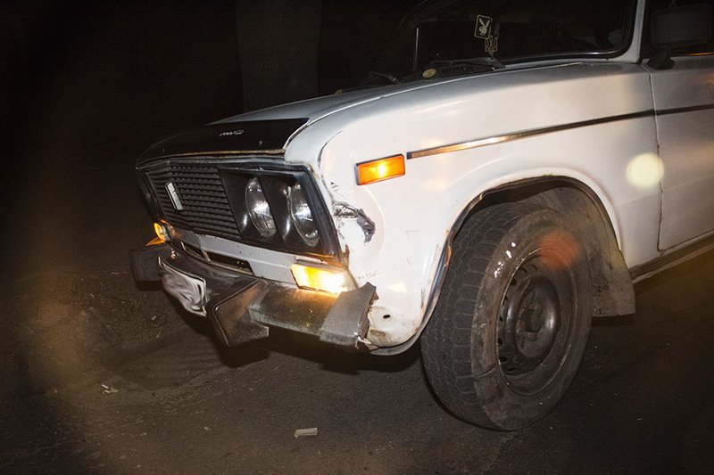 Спеша на помощь избитому рому, на проспекте Нигояна патрульная машина задела ВАЗ 4