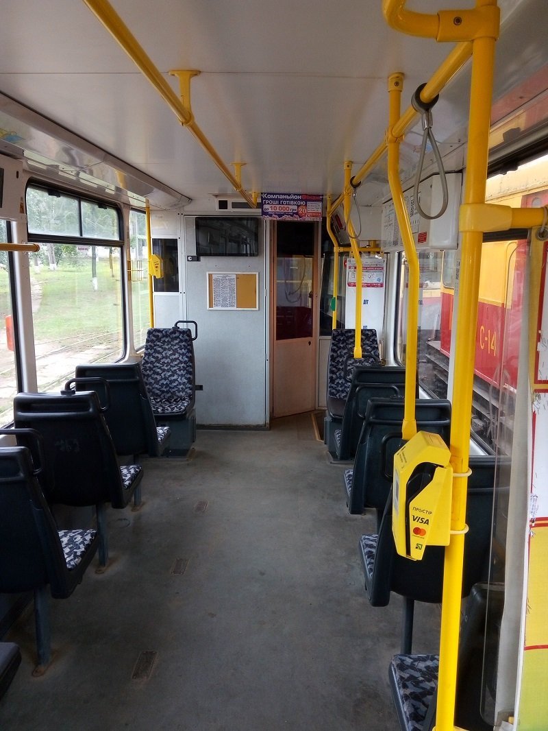 Шаг в будущее: в трамваях Днепра установят банковские терминалы 2