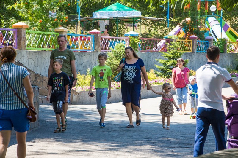 Информатор вышел «на охоту» в Днепре: ищите себя на фотографиях 24