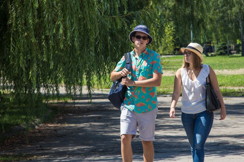 Информатор вышел «на охоту» в Днепре: ищите себя на фотографиях 26