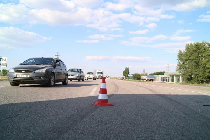 Тройное ДТП на Донецком шоссе: столкнулись Opel, Москвич и ЗИЛ 4