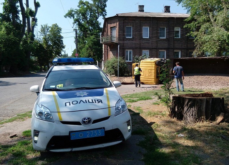 В ДТП на Орловской перевернулся грузовик со шлаком 3