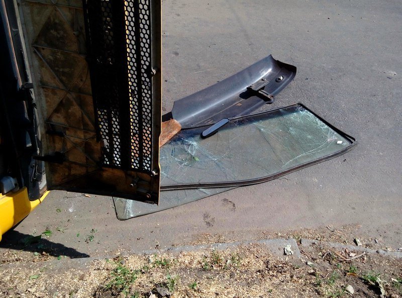 В ДТП на Орловской перевернулся грузовик со шлаком 10