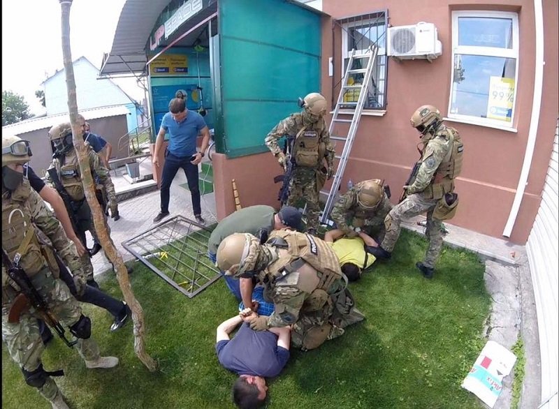 Заказное убийство бизнесмена и грабеж: в Днепропетровской области задержали преступную группировку 3