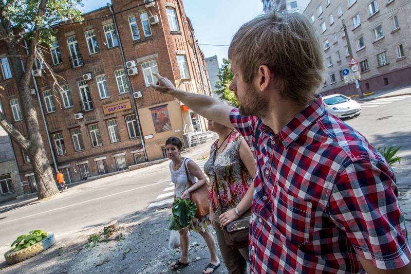 Стало известно, кто и зачем пилит деревья в центре Днепра 9