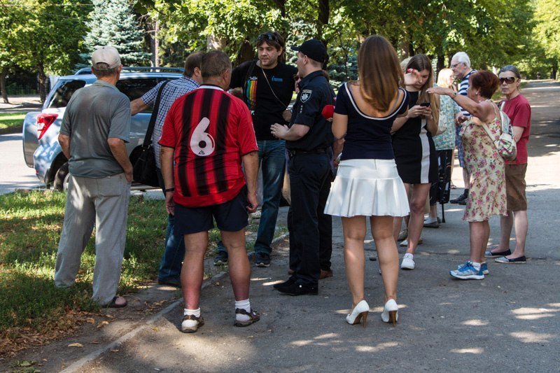 Жители Днепра требуют вернуть смертельный переход напротив ДНУ 2