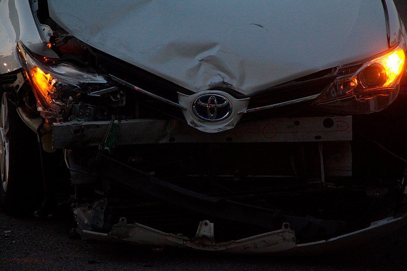 ДТП на Сичеславской Набережной: столкнулись Toyota и Volkswagen 2