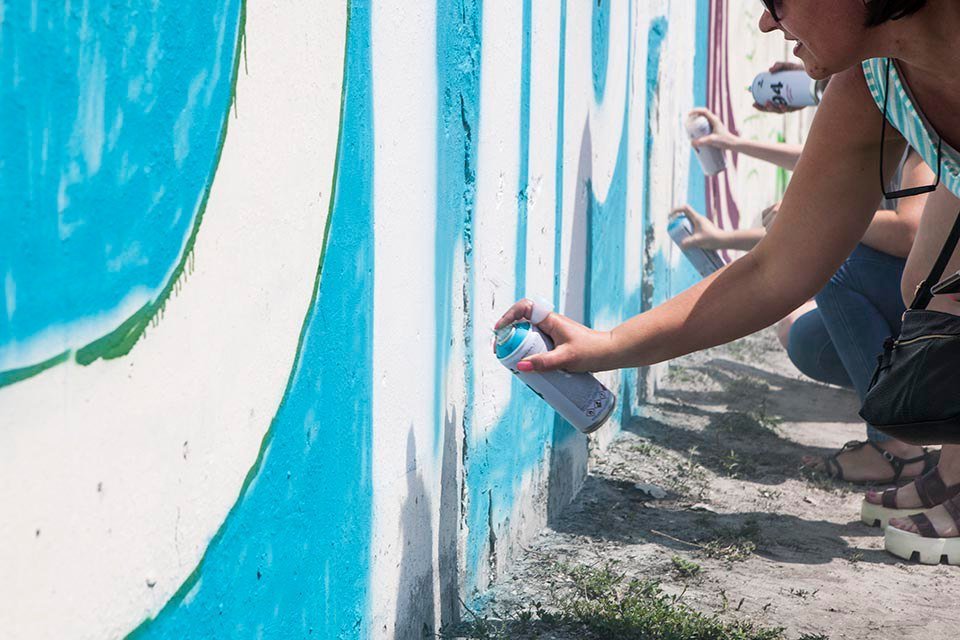 Арт-пикник и самый длинный мурал: как жители Днепра превращали забор в произведение искусства 4