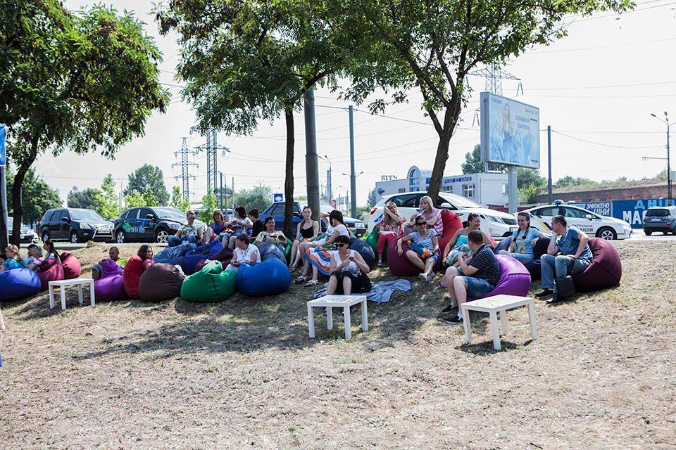 Арт-пикник и самый длинный мурал: как жители Днепра превращали забор в произведение искусства 8
