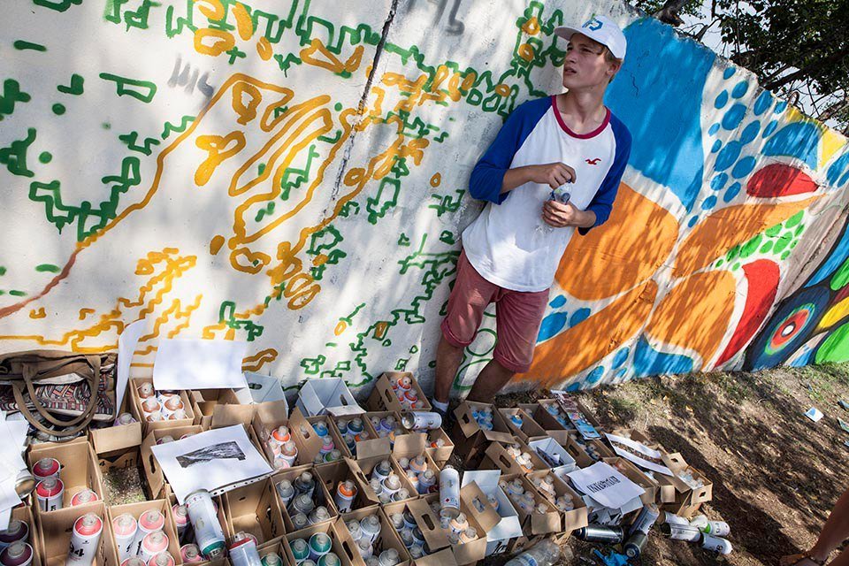 Арт-пикник и самый длинный мурал: как жители Днепра превращали забор в произведение искусства 14