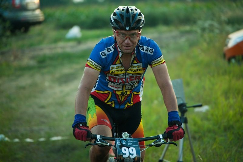 Пыль, усталость и счастье: в Днепре финишировал ночной веломарафон "Днепровские огни" 2