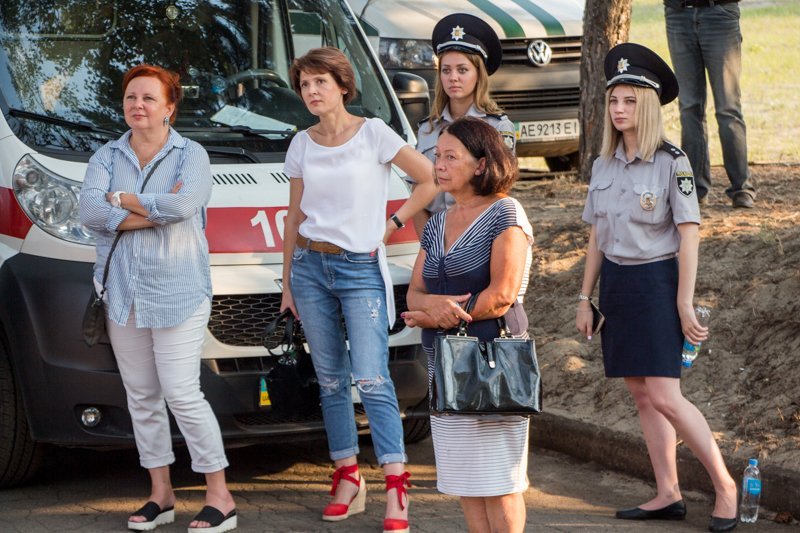 Яника Мерило в сексуальном платье и танцы под дождем: как прошел первый день "Джаза на Днепре" 2