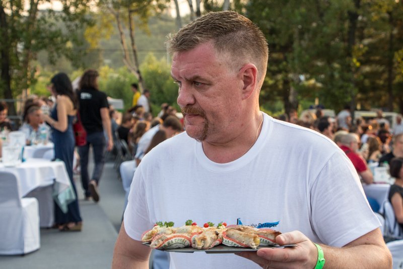 Яника Мерило в сексуальном платье и танцы под дождем: как прошел первый день "Джаза на Днепре" 13