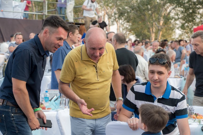 Яника Мерило в сексуальном платье и танцы под дождем: как прошел первый день "Джаза на Днепре" 18